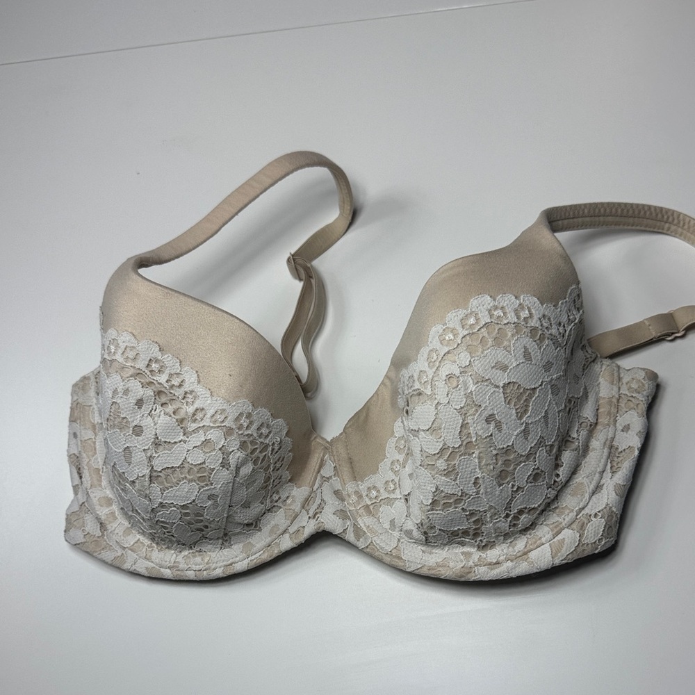 Victoria's Secret Lace Overlay Bra in Cream and White